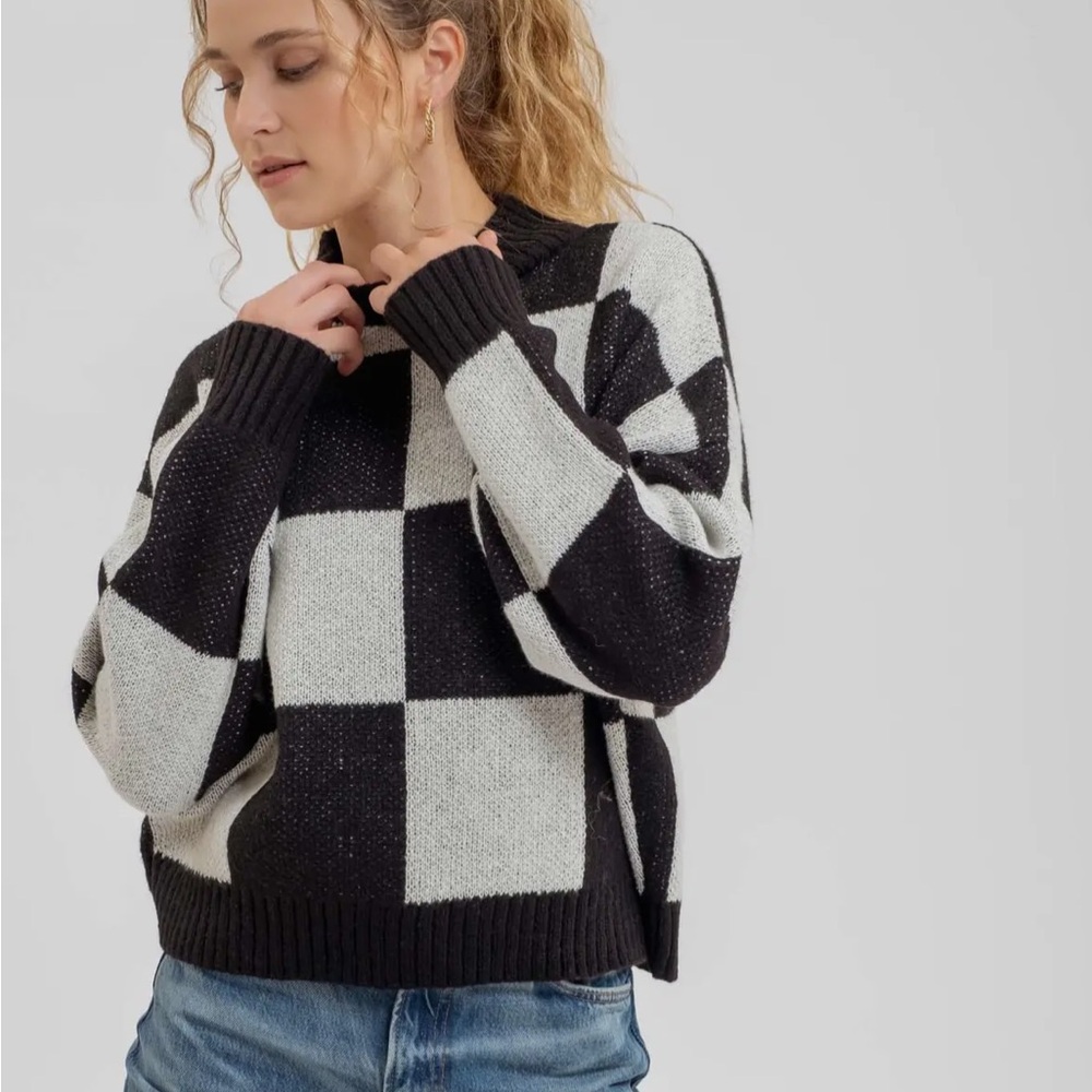 Blu Pepper Checkered Mock Neck Knit Pullover Sweater